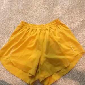 Lululemon athletic shorts, barley worn!!